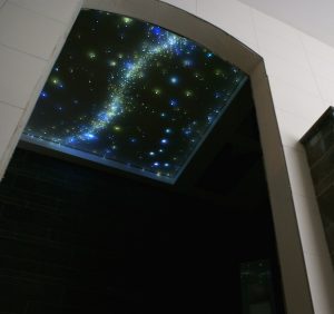 LED sterrenhemel verlichting badkamer plafond valende sterren melkweg MyCosmos luxe ideeen exclusief voorbeelden