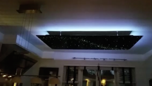 Keuken verlichting plafond LED Glasvezel sterrenplafond keuken slaapkamer huiskamer sauna spa welness sfeer luxe interieur design Fiber Sterrenhemel ledstrip indirecte verlichting
