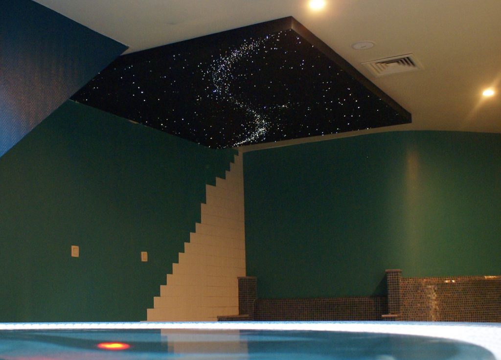 LEd-sterrenhemel-verlichting-plafond-badkamer-ideeen-luxe-voorbeelden-ideen-spa-wellness-resort-sauna-prive
