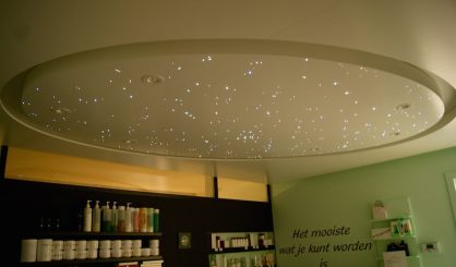 sterrenplafond massage salon ellips plafond sauna spa wellness resort sterren hemel verlichting maken LED glasvezel star ceiling