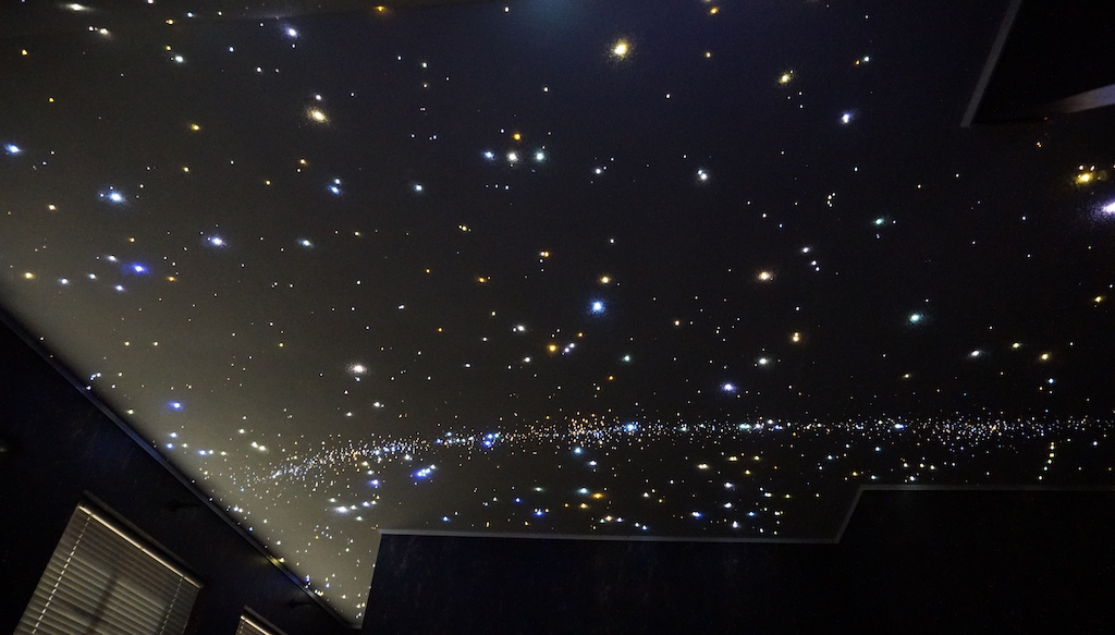 chambre plafond étoilé ciel fibre optic led dormir sous lumière photos image etoiles voies lactées etoiler dans pour la nuit